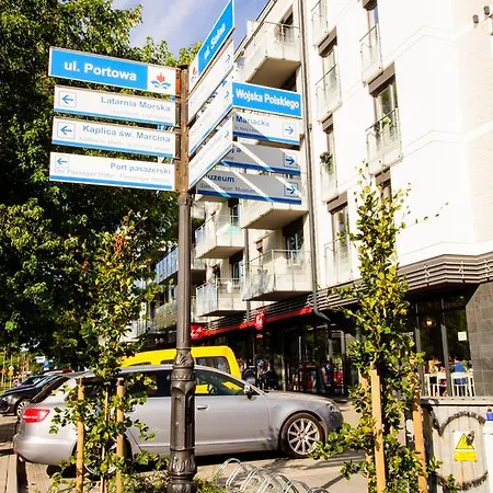 Z Garazem Solna 11c/306 Апартаменти