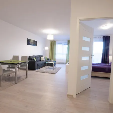 Z Garazem Solna 11c/306 Апартаменти
