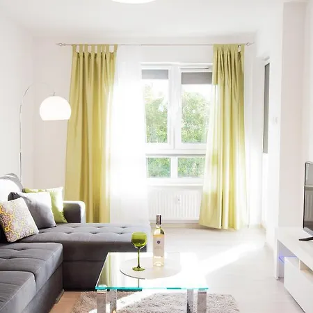 Z Garazem Solna 11c/306 *